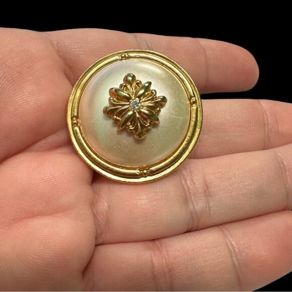 Vintage Gold-Tone Pearl Clip-On Earrings With Rhinestone Accent - Picture 3 of 4